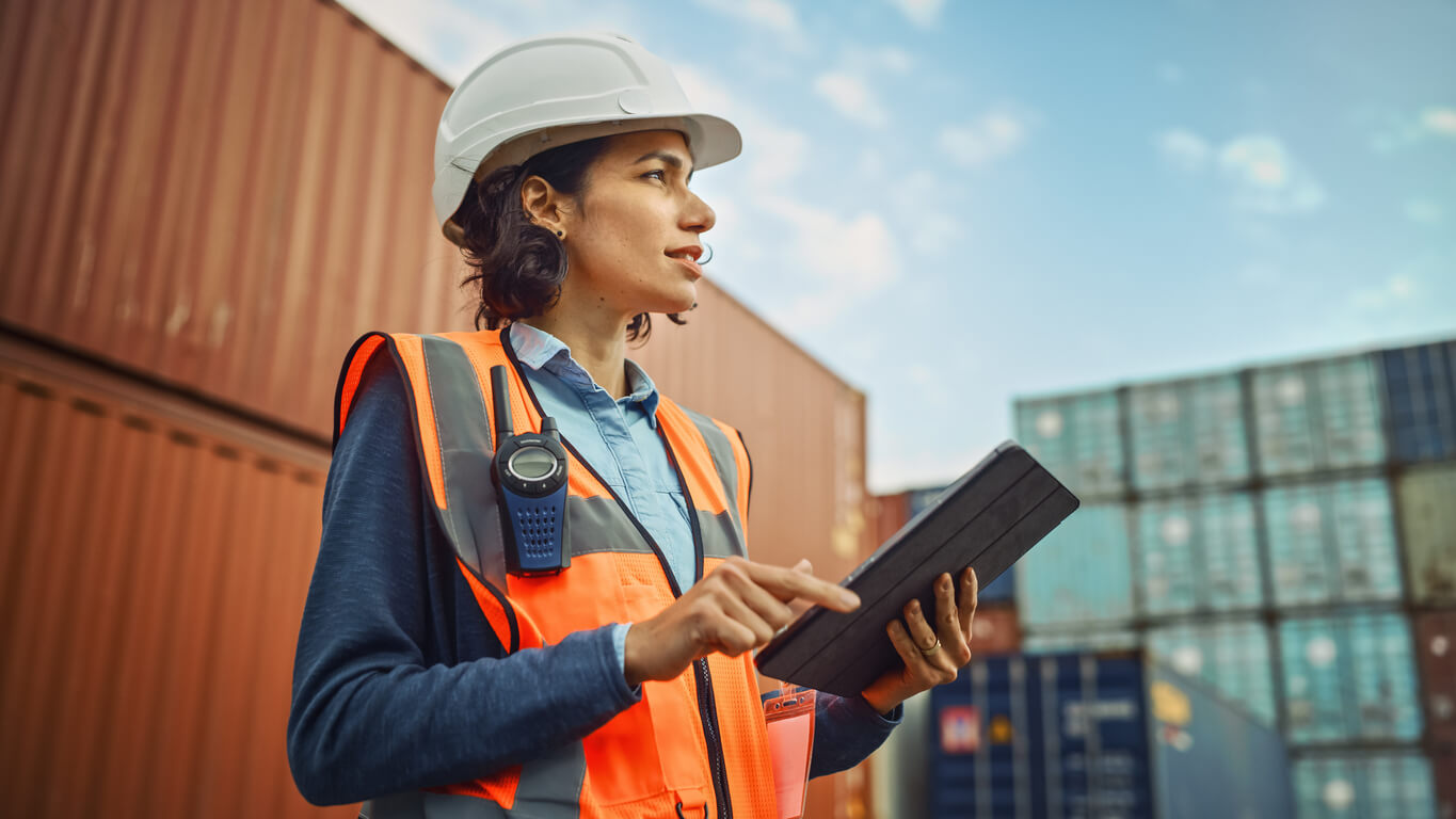 descubre las diferencias entre transporte fcl y lcl